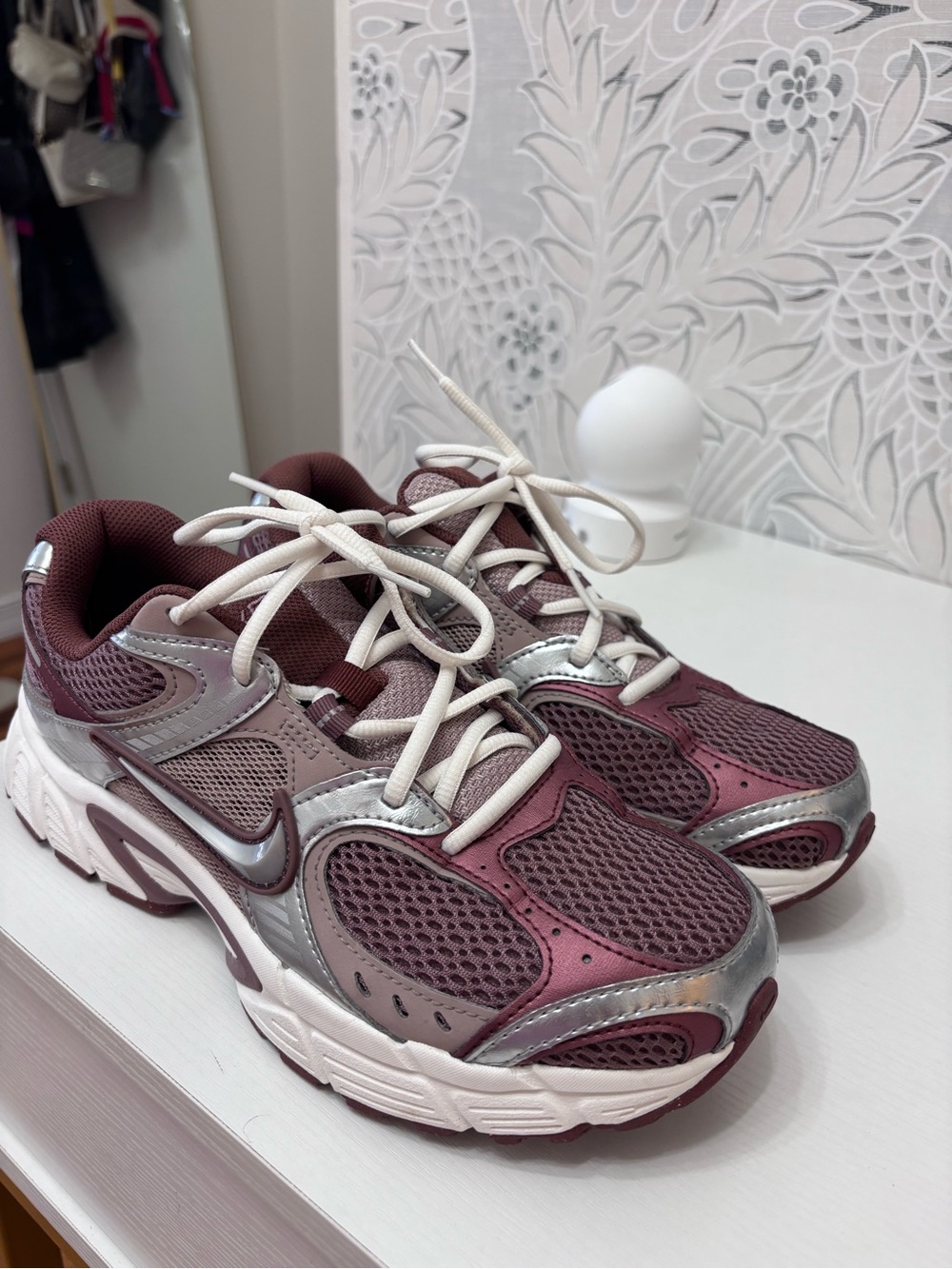 Nike V5 RNR Sneaker - Women’s Athletic Sneakers in Mauve and Taupe - Picture 4 of 7